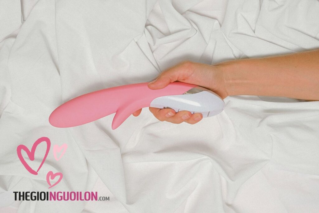 con-gai-co-nen-dung-sextoy-truoc-khi-co-nguoi-yeu-khong -02 thế giới người lớn